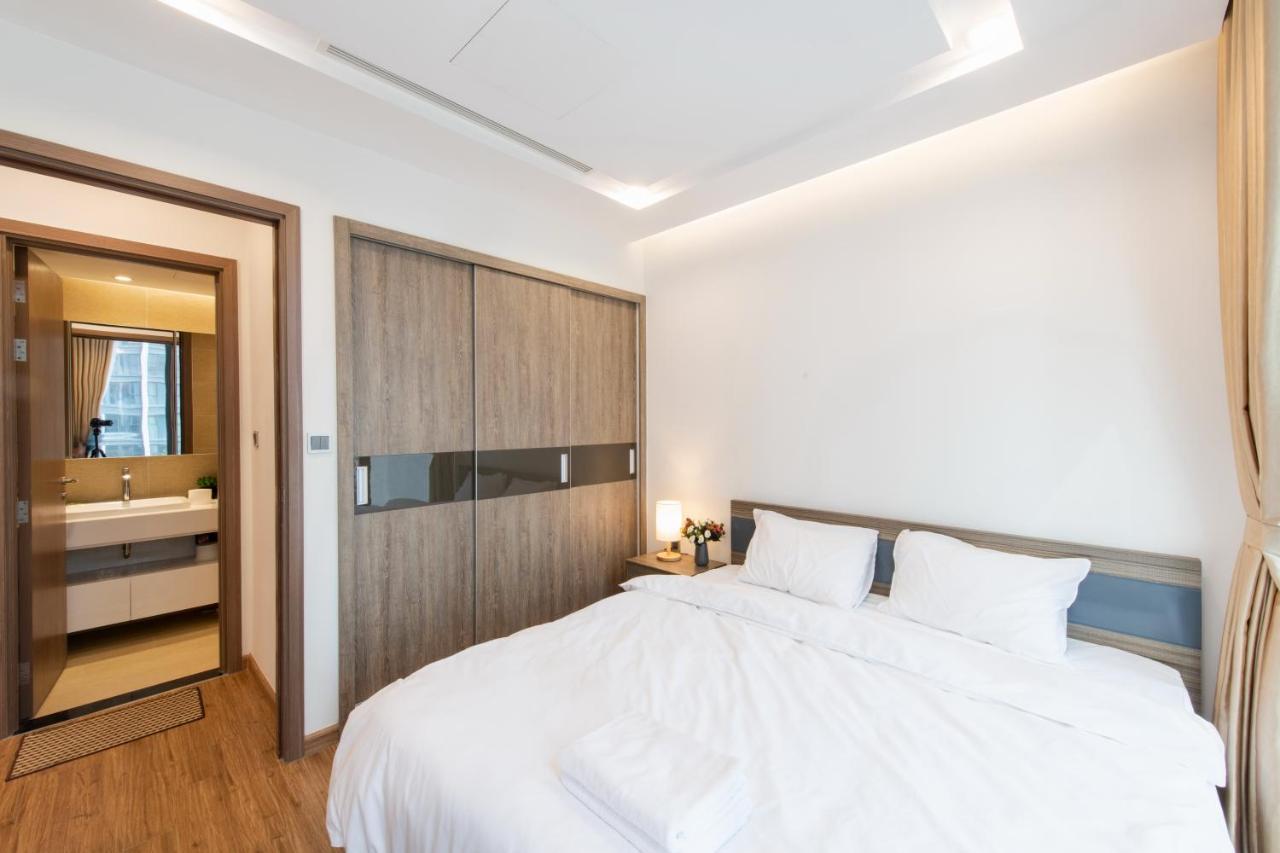 Hi-Home Suites - Vinhomes Metropolis Hanoi Esterno foto