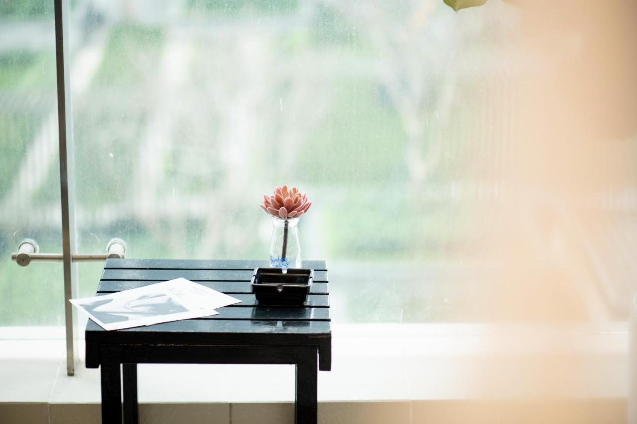 Hi-Home Suites - Vinhomes Metropolis Hanoi Esterno foto