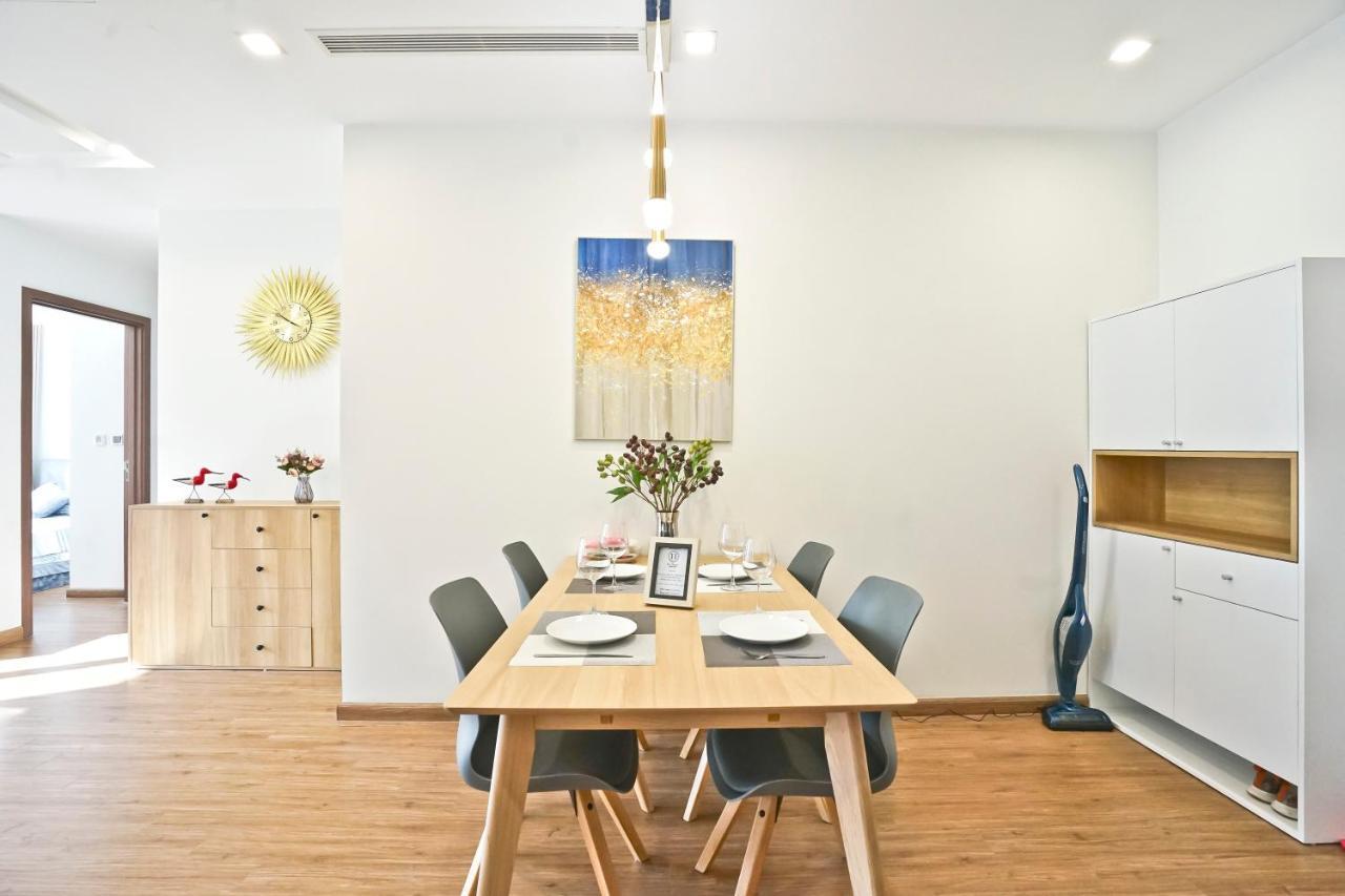 Hi-Home Suites - Vinhomes Metropolis Hanoi Esterno foto